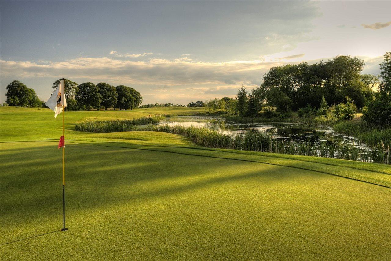 טרים Knightsbrook Hotel & Golf Resort מראה חיצוני תמונה
